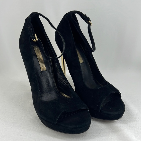 🍁2/$25 🍁 BCBG Black Peep Toe Gold Heel Stiletto - Picture 1 of 12